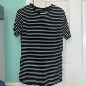 🔥 3/15 PACSUN black/white striped tee - size S
